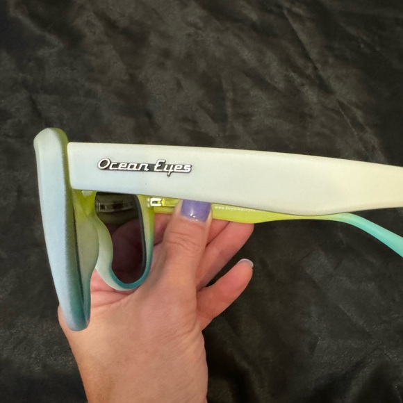 Ocean Eyes Kauai Sunglasses - Picture 3 of 6